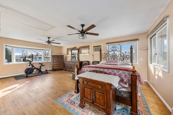 Bedroom, Fitness Equipment, Interior, Wood Texture Flooring