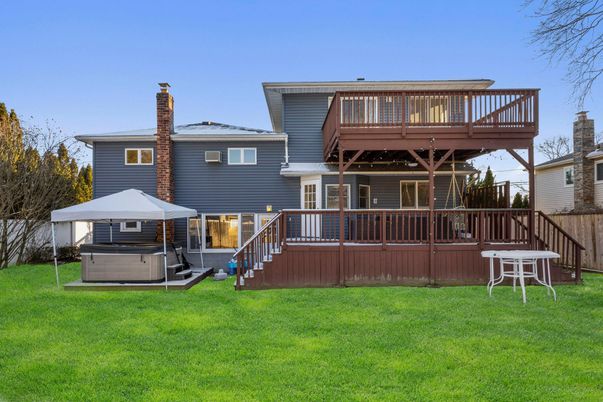 Backyard, Exterior, Hot Tub