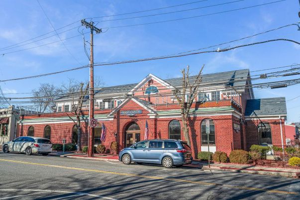 Exterior, Facade, Brick Facade, Rowhouse