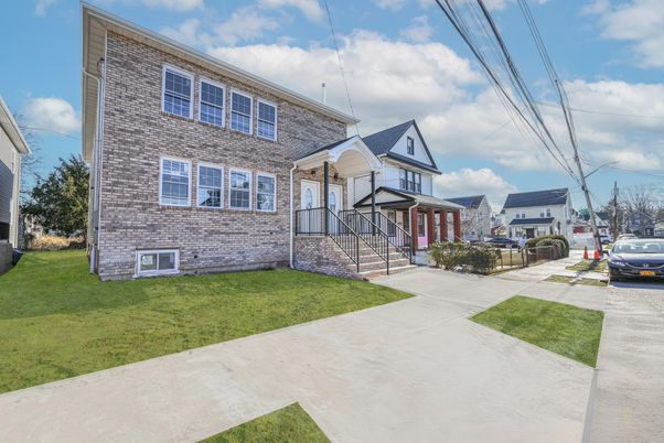 Exterior, Facade, Brick Facade, Cape Cod