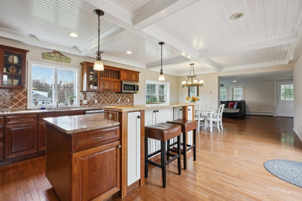 Chandelier, Dining room, Interior, Kitchen, Pendant Lights, Recessed Lighting, Wood Texture Flooring