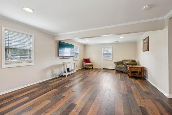 Interior, Recessed Lighting, Wood Texture Flooring