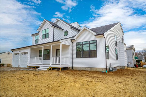 Attached, Exterior, Facade, Farmhouse