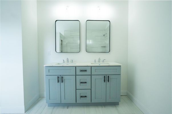 Bathroom, Dual Sink Vanities, Interior