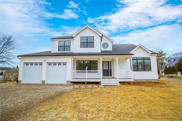 Attached, Exterior, Facade, Farmhouse