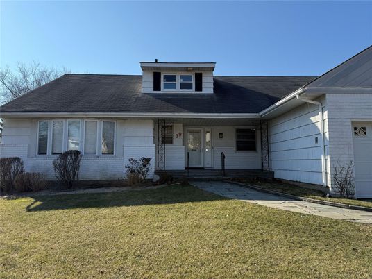 Attached, Exterior, Facade, Ranch