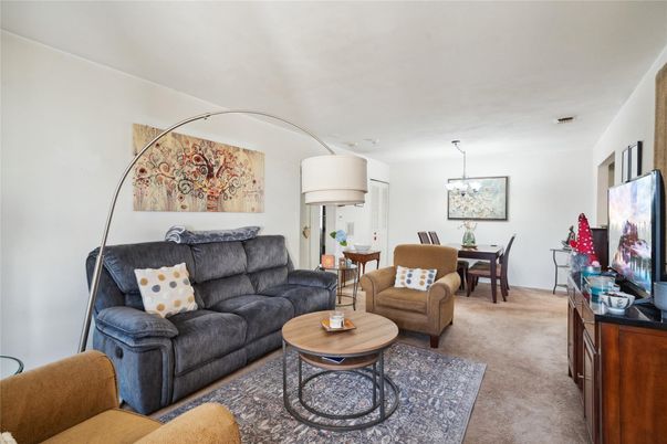 Dining room, Interior, Living room, Pendant Lights