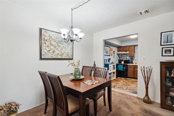 Chandelier, Dining room, Interior, Kitchen