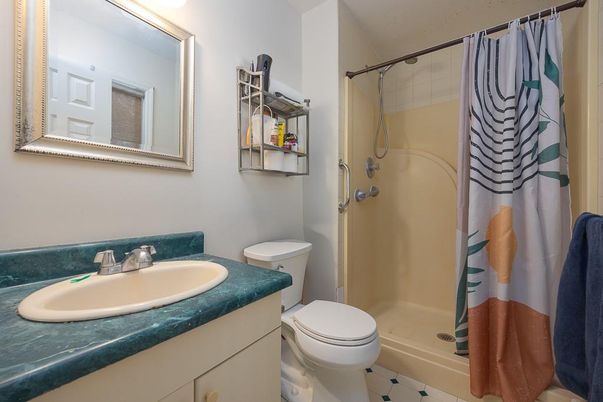 Bathroom, Interior, Tile Countertops