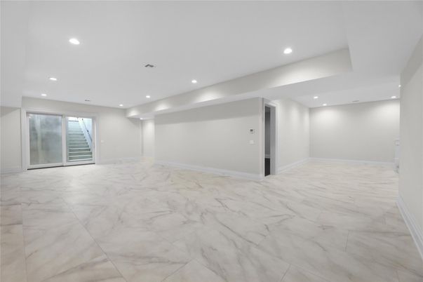 Empty room, Interior, Marble, Recessed Lighting