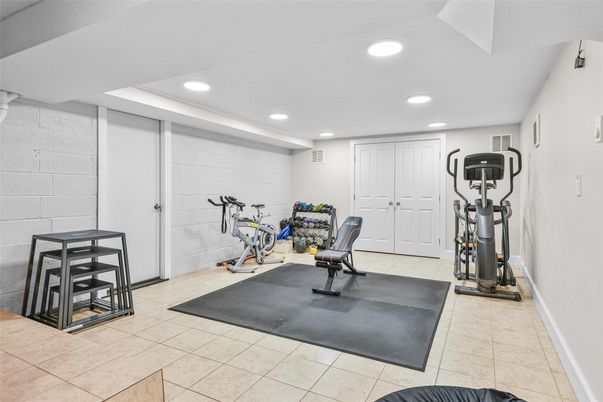 Fitness Equipment, Interior, Recessed Lighting, Stone Walls