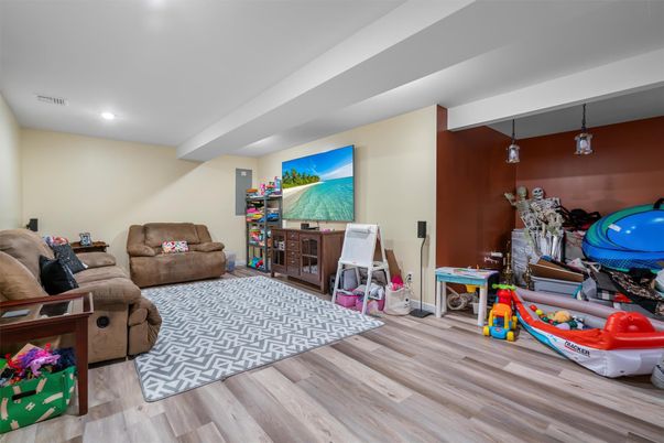 Interior, Living room, Recessed Lighting, Wood Texture Flooring