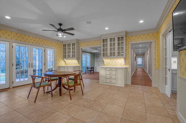 Dining room, Interior, Recessed Lighting