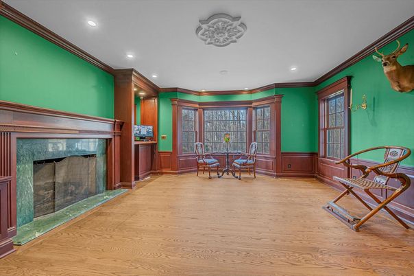 Dining room, Fireplace, Interior, Recessed Lighting, Wood Texture Flooring