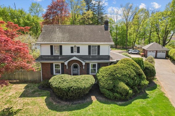 Detached Garage, Exterior, Facade, Brick Facade, Georgian