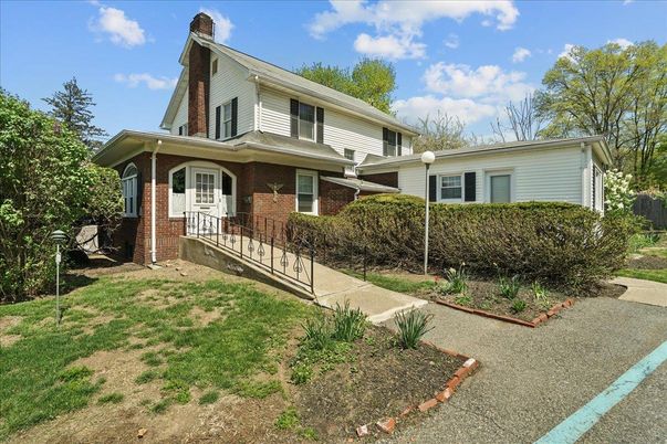 Exterior, Facade, Brick Facade, Split Level