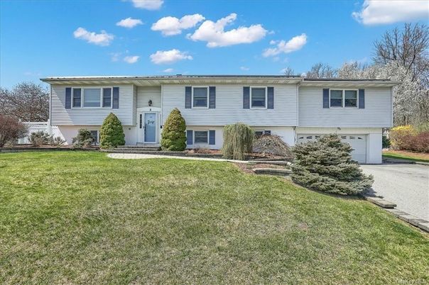 Attached, Exterior, Facade, Raised Ranch