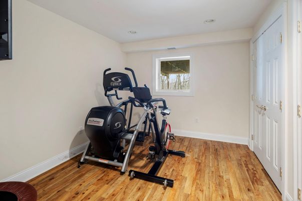 Fitness Equipment, Interior, Recessed Lighting, Wood Texture Flooring