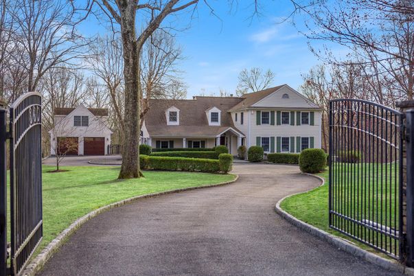 Backyard, Exterior, Facade, Cape Cod