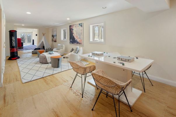 Interior, Living room, Recessed Lighting, Wood Texture Flooring