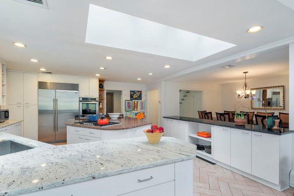 Chandelier, Interior, Kitchen, Recessed Lighting, Stainless Steel Appliances