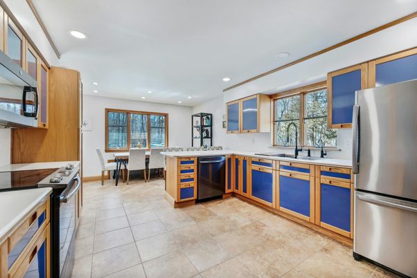Dining room, Interior, Kitchen, Recessed Lighting, Stainless Steel Appliances