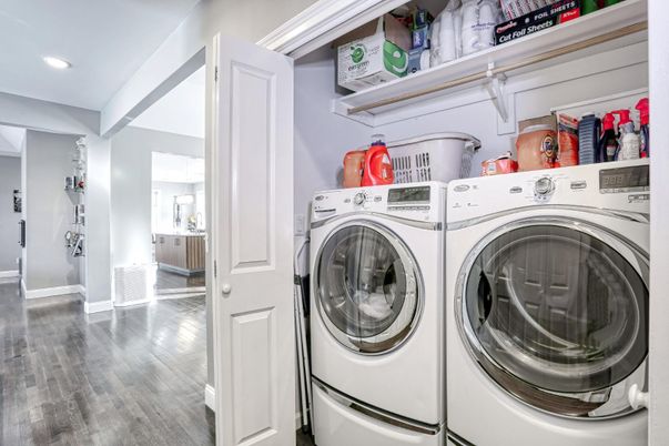 Interior, Recessed Lighting, Utility Closets, Washer, Wood Texture Flooring