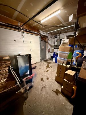 Garage, Interior