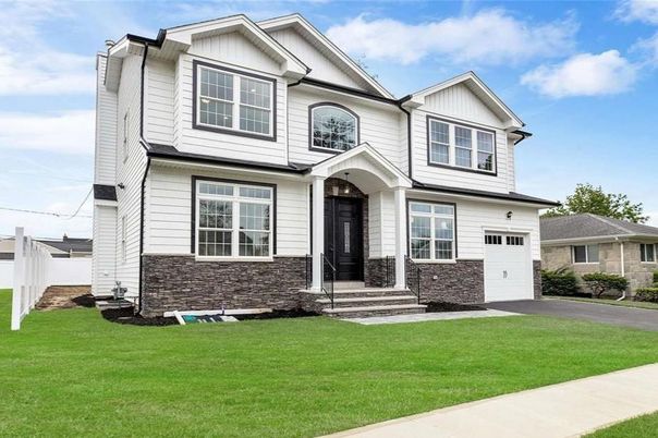 Attached, Exterior, Facade, Farmhouse