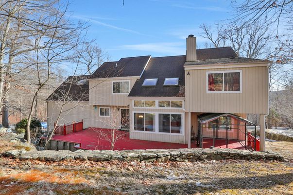 Exterior, Facade, Raised Ranch