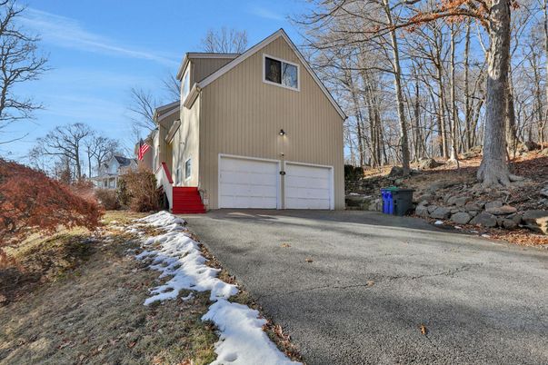 Detached Garage, Exterior