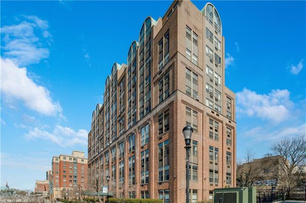 Exterior, Facade, Condo Building