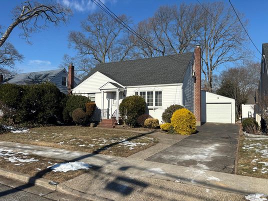 Attached, Detached Garage, Exterior, Facade, Cape Cod