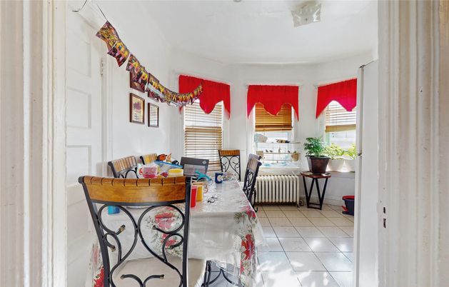 Dining room, Interior