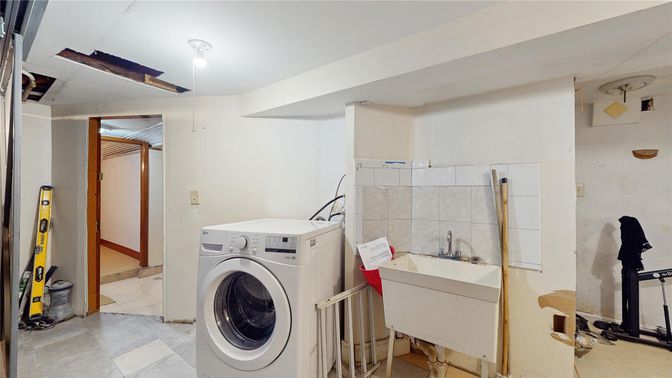 Interior, Washer