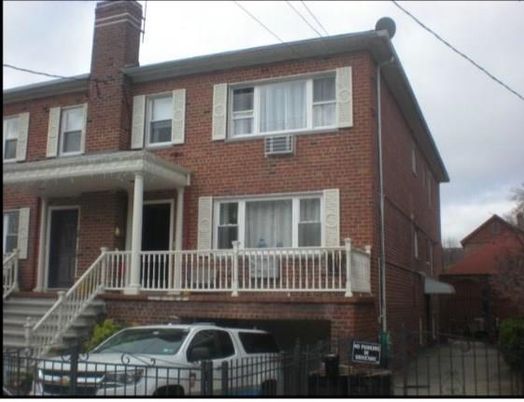 Exterior, Facade, Brick Facade, Rowhouse
