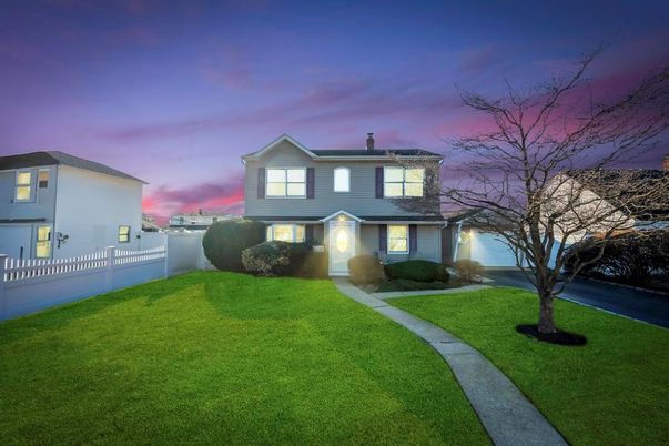 Attached, Backyard, Exterior, Facade, Split Level