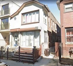Exterior, Facade, Brick Facade, Rowhouse