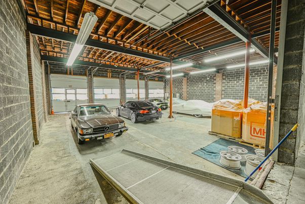 Garage, Interior, Stone Walls