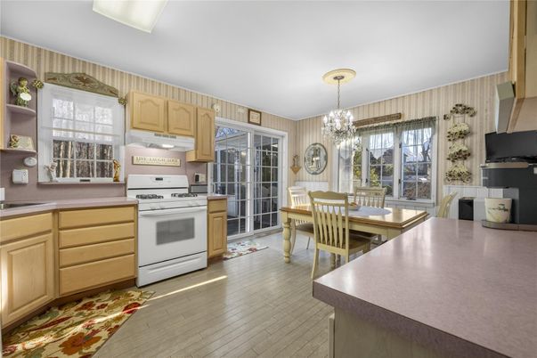 Chandelier, Dining room, Interior, Kitchen, Wood Texture Flooring