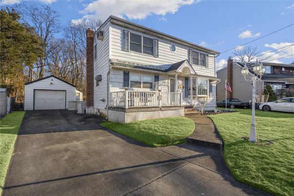 Detached Garage, Exterior, Facade, Queen Anne Victorian