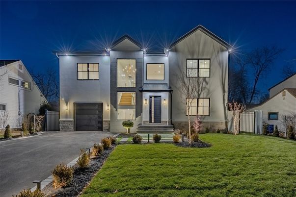 Attached, Exterior, Facade, Modern