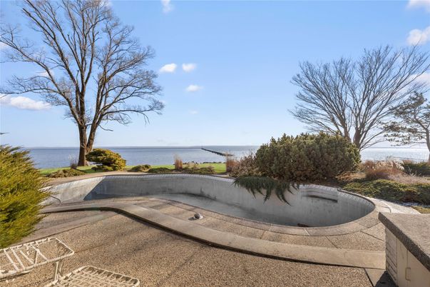 Exterior, Water