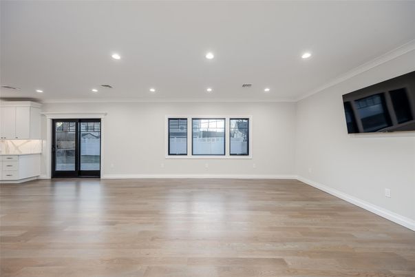 Empty room, Interior, Recessed Lighting, Wood Texture Flooring