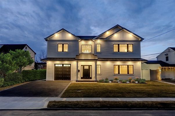 Attached, Exterior, Facade, Farmhouse