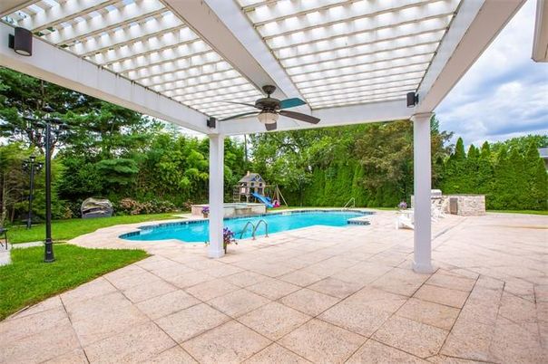 Exterior, Playground, Pool
