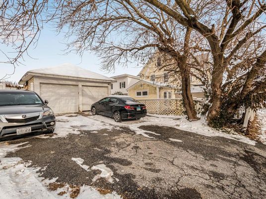 Detached Garage, Exterior
