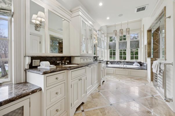 Bathroom, Dual Sink Vanities, Interior, Recessed Lighting