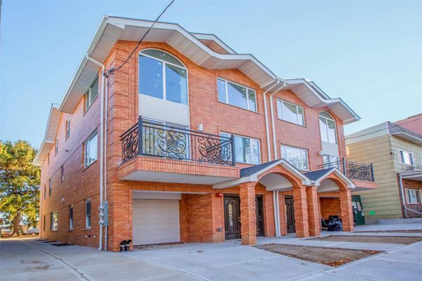 Attached, Exterior, Facade, Brick Facade, Rowhouse