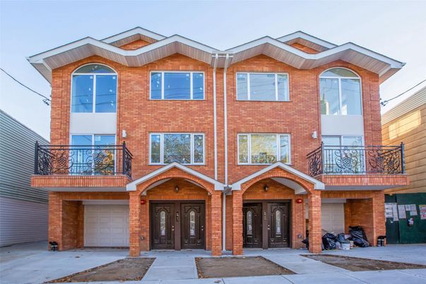 Attached, Exterior, Facade, Brick Facade, Rowhouse